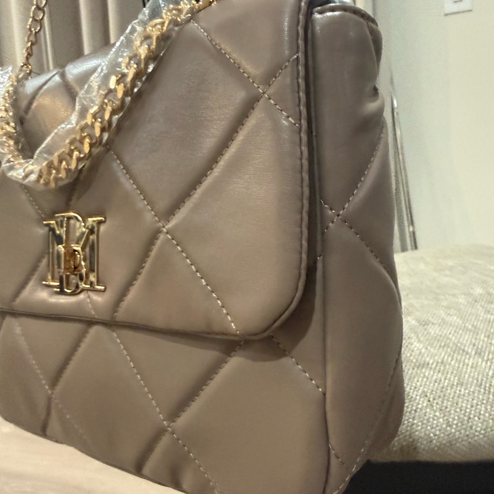 Badgley Mischka Quilted Shoulder Bag, Gold Chain Accent tan taupe beige gift - Picture 9 of 9